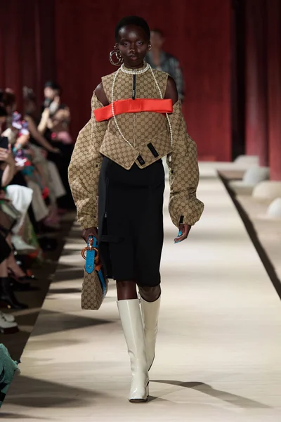Look 5